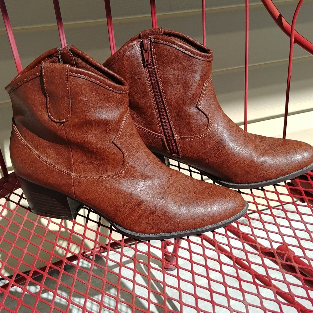 Kenneth Cole Unlisted Faux Leather Booties